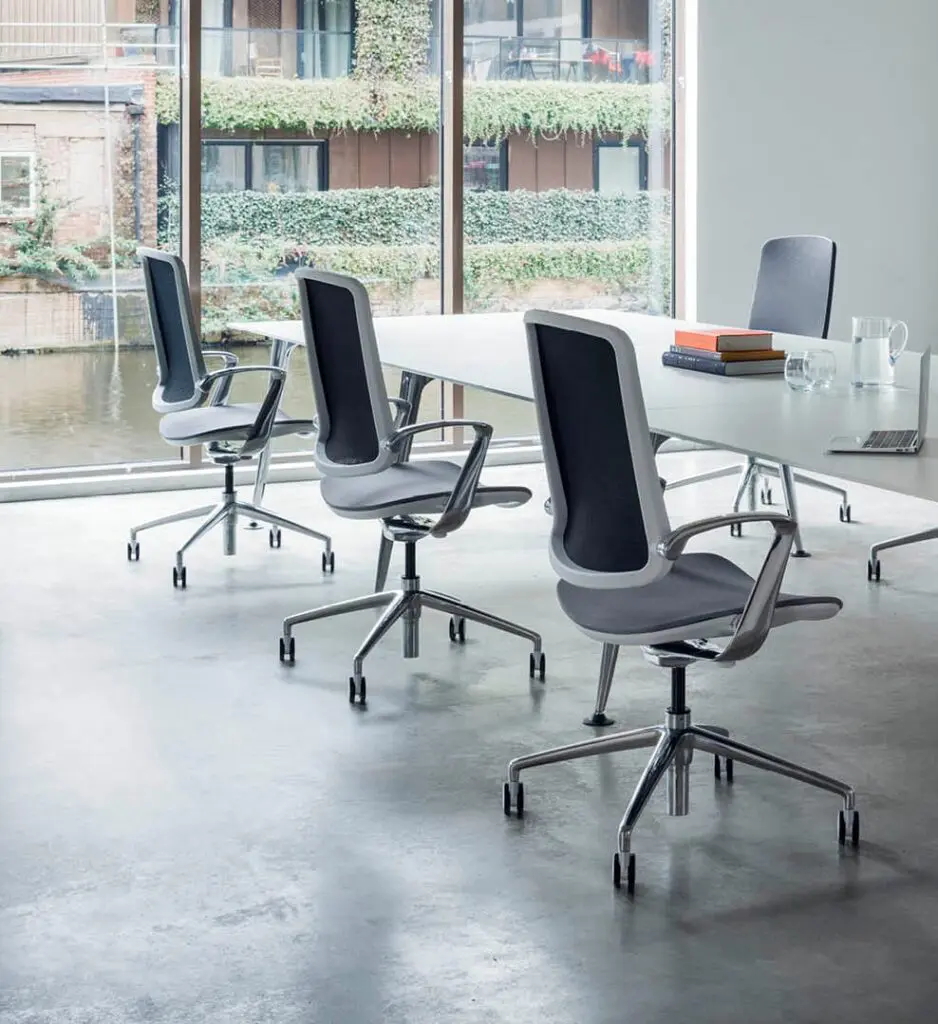 Boss Designs  Trinetic chair