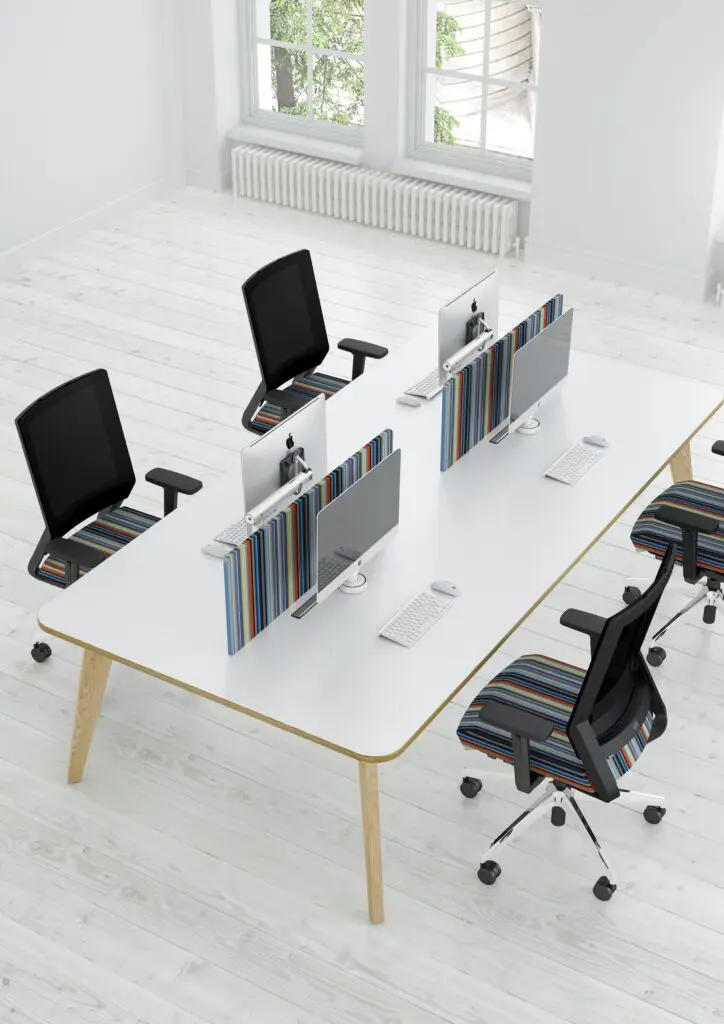 Elite Lux desk whitetop wooden legs